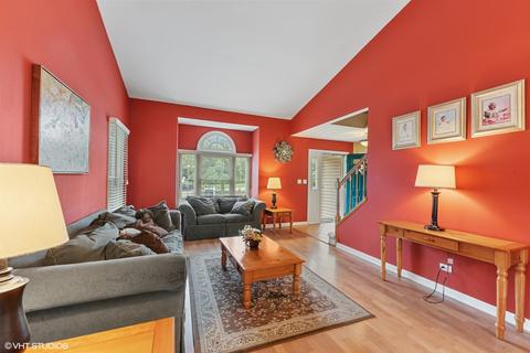 258 Stanton Ct E, Buffalo Grove, IL 60089 photo 4