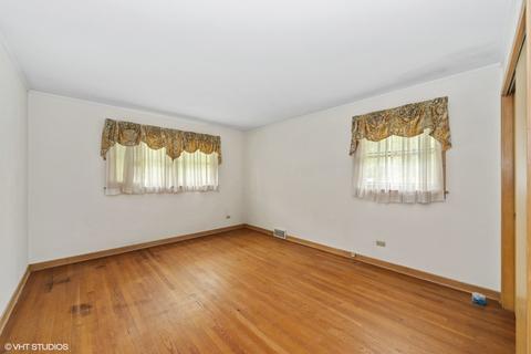 330 Cambridge Rd, Des Plaines, IL 60016 photo 13