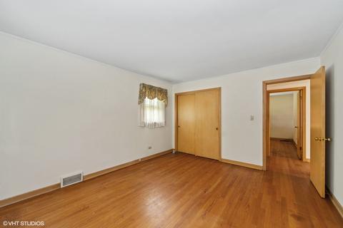 330 Cambridge Rd, Des Plaines, IL 60016 photo 14