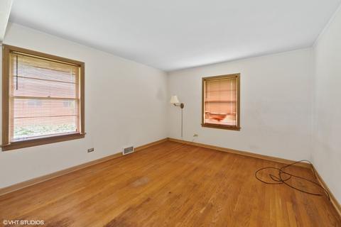 330 Cambridge Rd, Des Plaines, IL 60016 photo 11