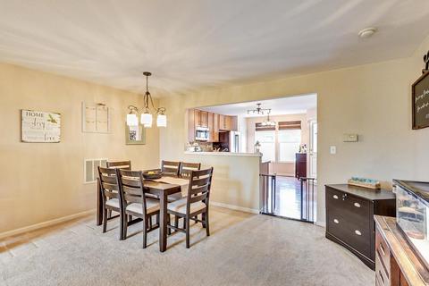 1141 Reserve Dr, Elgin, IL 60124 photo 9