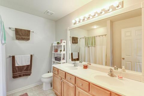 1141 Reserve Dr, Elgin, IL 60124 photo 20