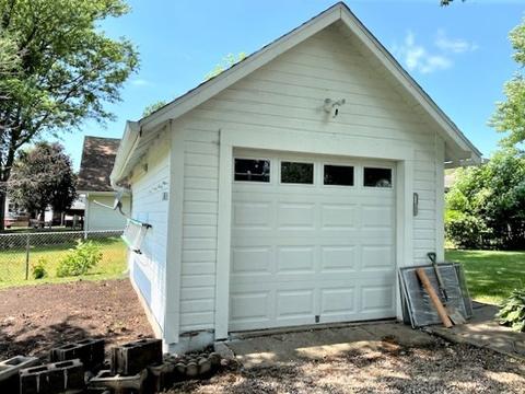 105 9th Ave, Sterling, IL 61081 photo 2