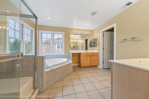 2263 Timothy Dr, Glenview, IL 60026 photo 16