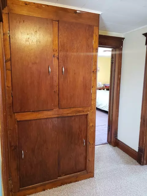 327 E Van Buren St, Ohio, IL 61349 photo 29