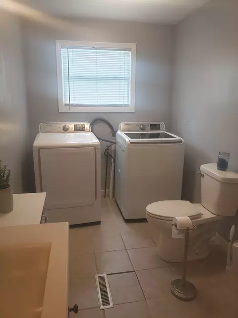 327 E Van Buren St, Ohio, IL 61349 photo 19