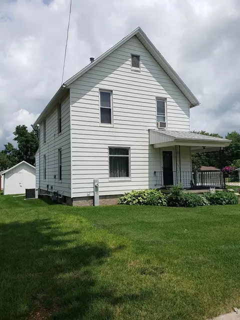 327 E Van Buren St, Ohio, IL 61349 photo 5