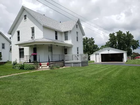327 E Van Buren St, Ohio, IL 61349 photo 3