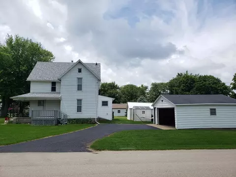 327 E Van Buren St, Ohio, IL 61349 photo 12