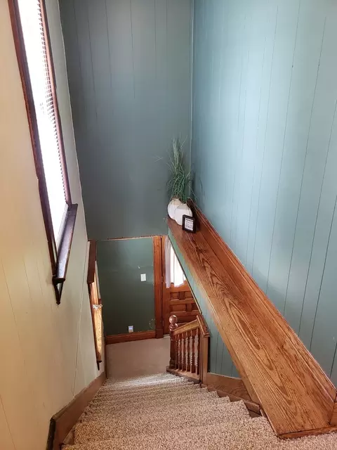327 E Van Buren St, Ohio, IL 61349 photo 22