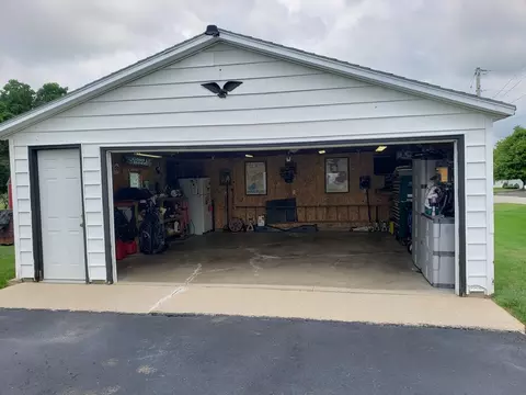 327 E Van Buren St, Ohio, IL 61349 photo 7