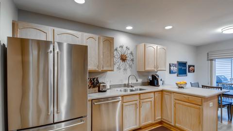 1303 Dancing Bear Ln, Elgin, IL 60120 photo 8
