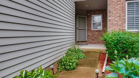 1303 Dancing Bear Ln, Elgin, IL 60120 photo 27