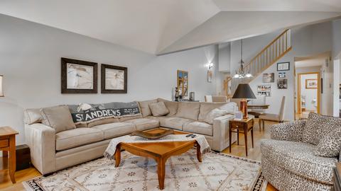 1303 Dancing Bear Ln, Elgin, IL 60120 photo 4
