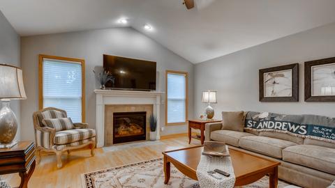 1303 Dancing Bear Ln, Elgin, IL 60120 photo 3