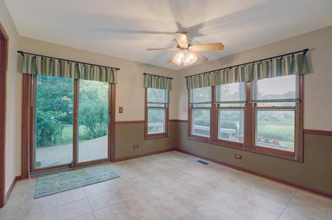 4220 Forest Glen Dr, Hoffman Estates, IL 60192 photo 18