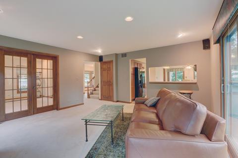 4220 Forest Glen Dr, Hoffman Estates, IL 60192 photo 13