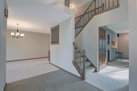 4220 Forest Glen Dr, Hoffman Estates, IL 60192 photo 8