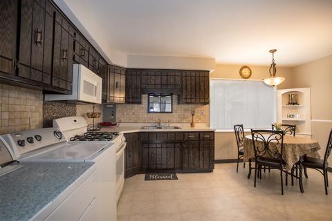 6813 Olympic Dr, Bridgeview, IL 60455 photo 4