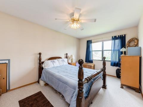 1180 John Dr, Hoffman Estates, IL 60169 photo 9