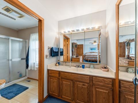 1180 John Dr, Hoffman Estates, IL 60169 photo 8