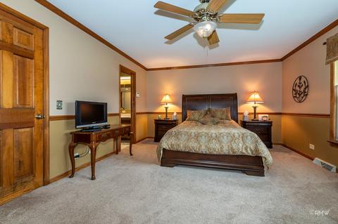 225 Wilcox Dr, Bartlett, IL 60103 photo 9