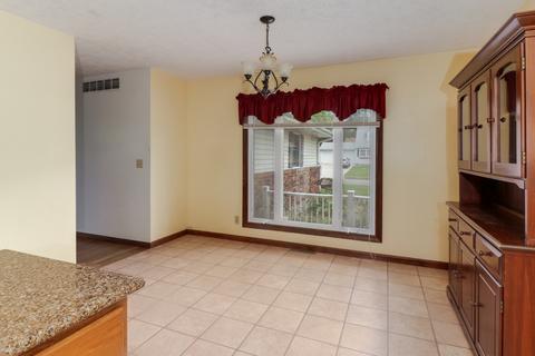 112 Colchester Dr, Normal, IL 61761 photo 9