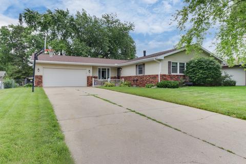112 Colchester Dr, Normal, IL 61761 photo 2