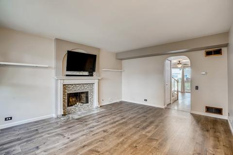 1645 Pebble Beach Cir, Elgin, IL 60123 photo 2
