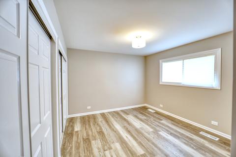 1855 Pierce Rd, Hoffman Estates, IL 60169 photo 9