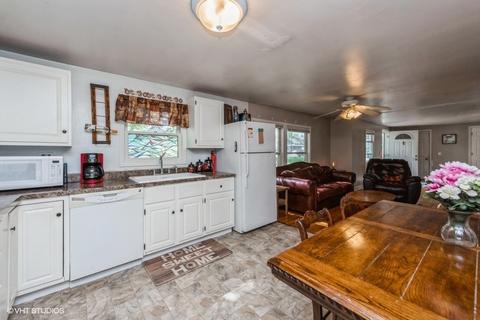 5117 Parkview Dr, Mccullom Lake, IL 60050 photo 7