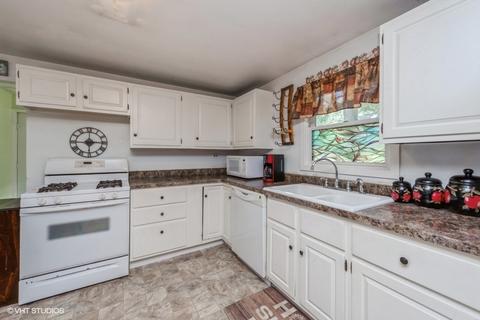 5117 Parkview Dr, Mccullom Lake, IL 60050 photo 6
