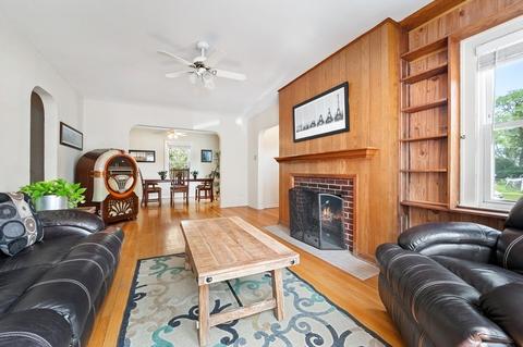 515 E Washington St, Des Plaines, IL 60016 photo 4