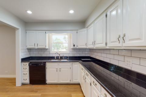894 S Harvard Ave, Addison, IL 60101 photo 8