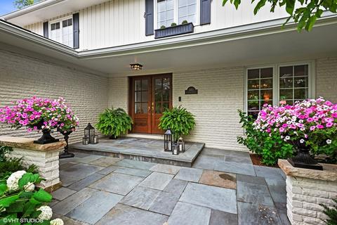 1160 Stoddard Ave, Wheaton, IL 60187 photo 2