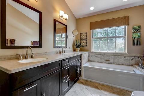 365 Wentworth Ln, Bartlett, IL 60103 photo 30