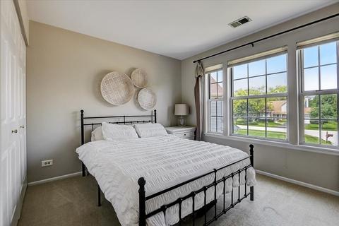 365 Wentworth Ln, Bartlett, IL 60103 photo 37