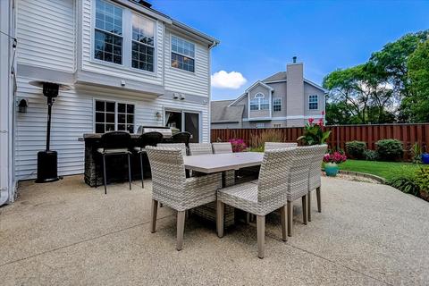 365 Wentworth Ln, Bartlett, IL 60103 photo 44