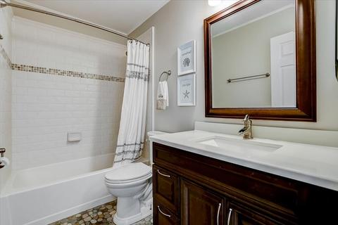 365 Wentworth Ln, Bartlett, IL 60103 photo 36