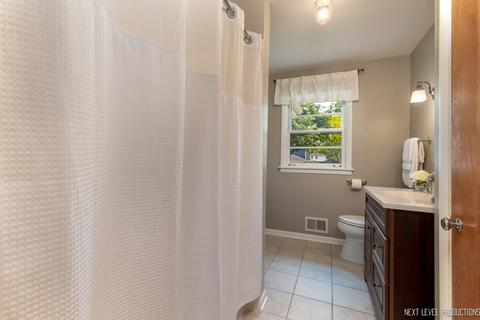 1213 E Illinois St, Wheaton, IL 60187 photo 10
