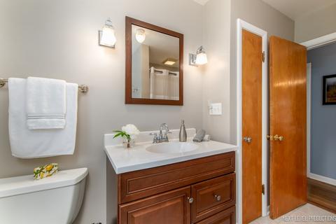 1213 E Illinois St, Wheaton, IL 60187 photo 9