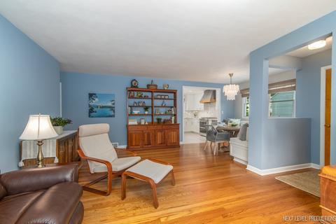 1213 E Illinois St, Wheaton, IL 60187 photo 2