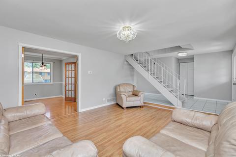 810 Hunter Dr, Roselle, IL 60172 photo 6