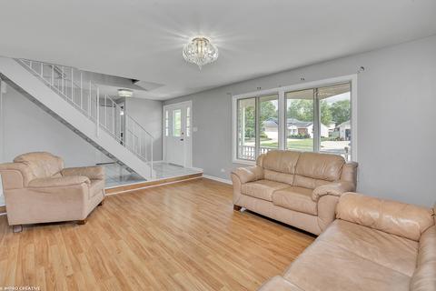 810 Hunter Dr, Roselle, IL 60172 photo 7