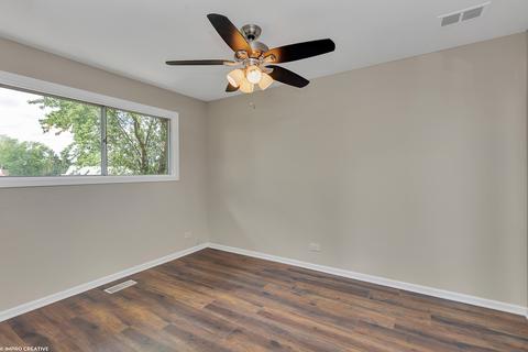 810 Hunter Dr, Roselle, IL 60172 photo 17