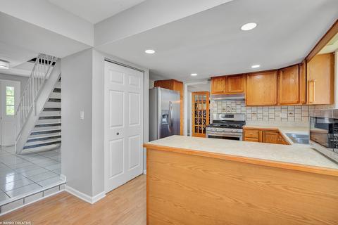 810 Hunter Dr, Roselle, IL 60172 photo 11