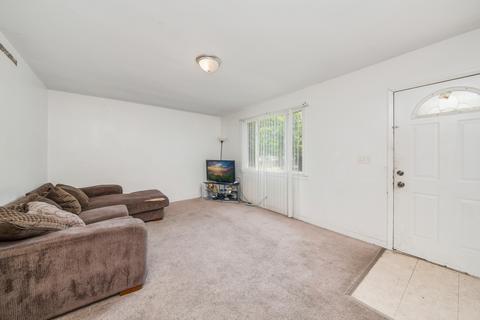 2813 E 138th Pl, Burnham, IL 60633 photo 2