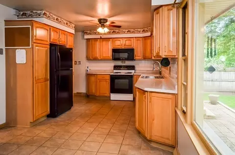 704 W Hickory Trl, Mchenry, IL 60051 photo 17