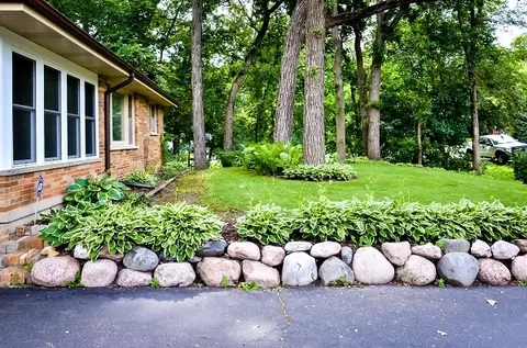 704 W Hickory Trl, Mchenry, IL 60051 photo 5