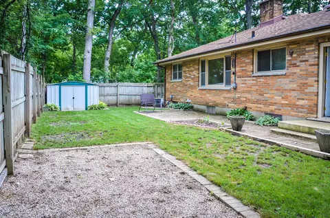704 W Hickory Trl, Mchenry, IL 60051 photo 32